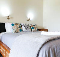 Karri Aura - Hotels Melbourne