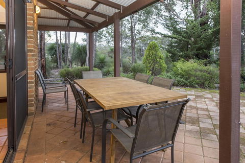 A Hidden Bush Delight - Hotels Melbourne 12