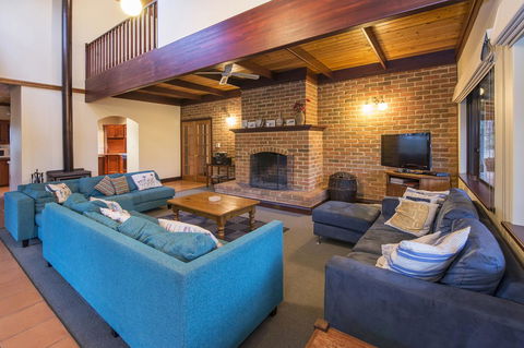 A Hidden Bush Delight - Hotels Melbourne 17