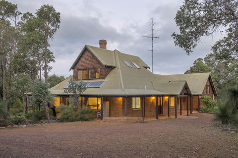 A Hidden Bush Delight - Hotels Melbourne 0