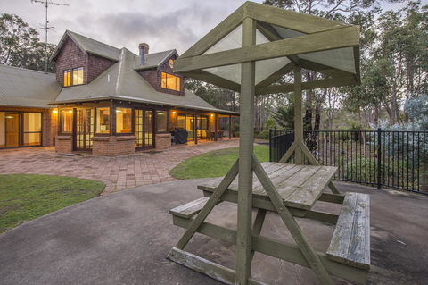 A Hidden Bush Delight - Hotels Melbourne 5