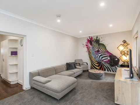 Luxury Federation Style Home - Sleeps 10 - Hotels Melbourne 1