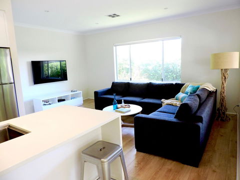 Contemporary Cove - Quindalup - Hotels Melbourne 5