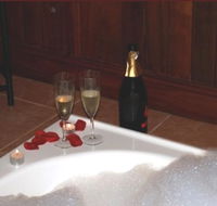 Pemberton Old Picture Theatre Holiday Apartments - Hotels Melbourne