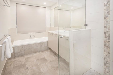 15 Cabot Close - Hotels Melbourne 10