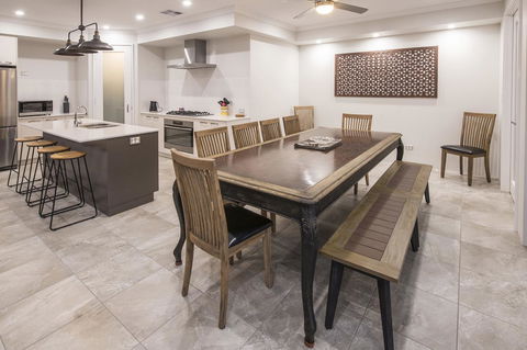15 Cabot Close - Hotels Melbourne 13
