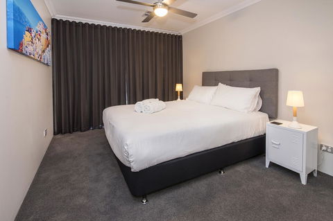15 Cabot Close - Hotels Melbourne 8