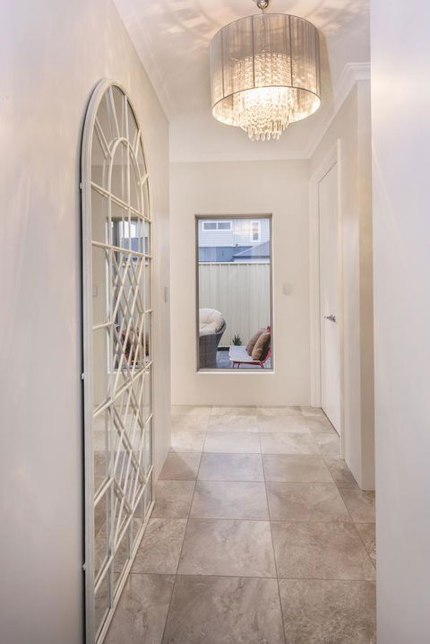 15 Cabot Close - Hotels Melbourne 2