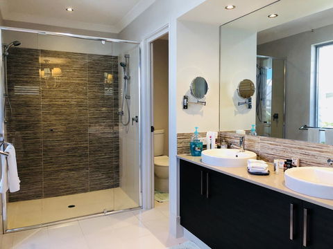 Magnificent Beach Retreat - Hotels Melbourne 11