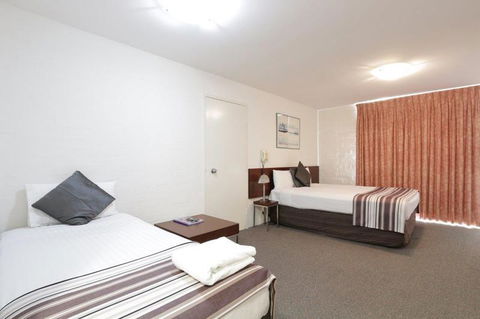 Atrium Hotel Mandurah - Hotels Melbourne 1