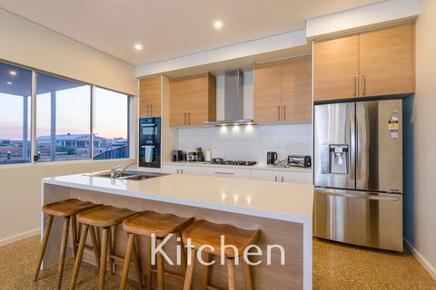 32 Corella Court - Hotels Melbourne 4