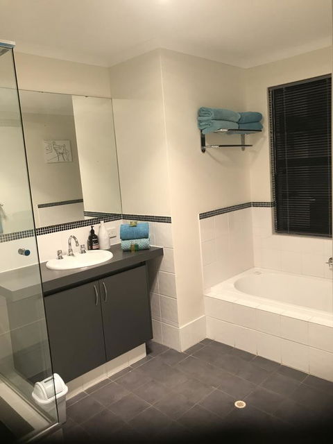 THE SANCTUARY LUXURY HOLIDAY HOME - Hotels Melbourne 6