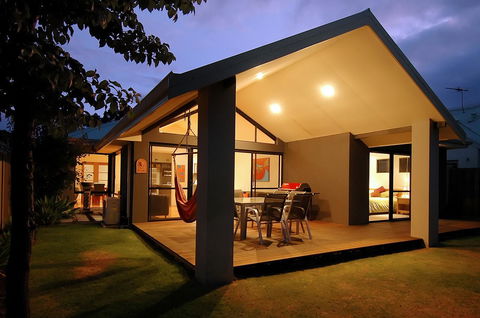 THE SANCTUARY LUXURY HOLIDAY HOME - Hotels Melbourne 27