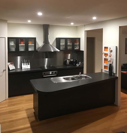 THE SANCTUARY LUXURY HOLIDAY HOME - Hotels Melbourne 9