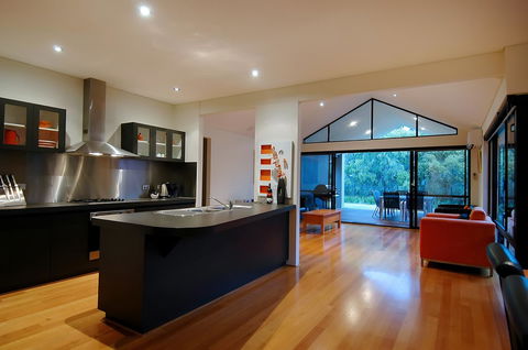 THE SANCTUARY LUXURY HOLIDAY HOME - Hotels Melbourne 11