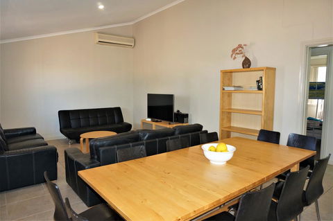 9 Krait Street - Perfect For Large Groups Or Families Alike - Hotels Melbourne 3