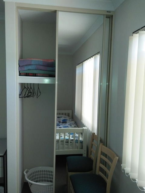 Near Train Station - Hotels Melbourne 6