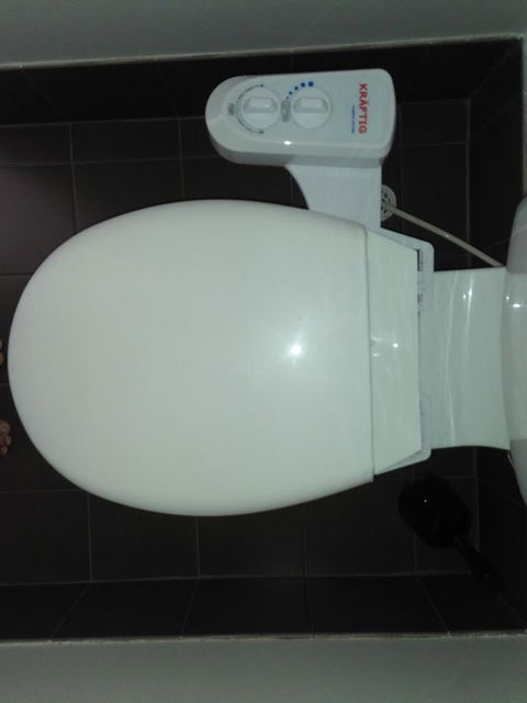 Near Train Station - Hotels Melbourne 10