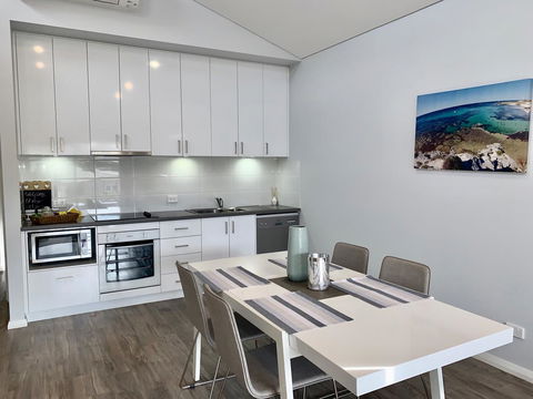 17 By The Sea - Hotels Melbourne 9