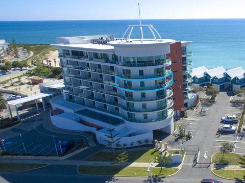 A 406 FANTASTIC OCEAN BEACH And MARINA VIEW APT - MANDURAH - Hotels Melbourne 24