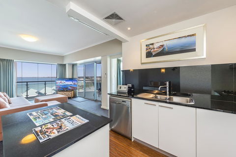 A 406 FANTASTIC OCEAN BEACH And MARINA VIEW APT - MANDURAH - Hotels Melbourne 18