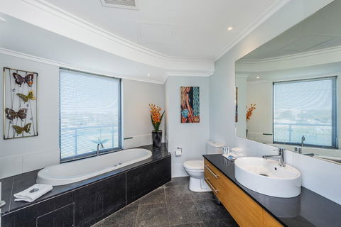 A 406 FANTASTIC OCEAN BEACH And MARINA VIEW APT - MANDURAH - Hotels Melbourne 14