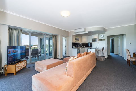 A 406 FANTASTIC OCEAN BEACH And MARINA VIEW APT - MANDURAH - Hotels Melbourne 22