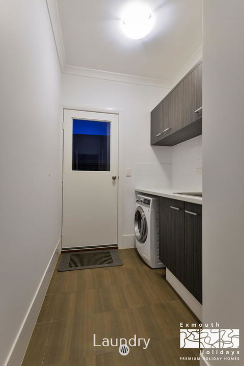 8 Kestrel Place - PRIVATE JETTY & POOL - Hotels Melbourne 14