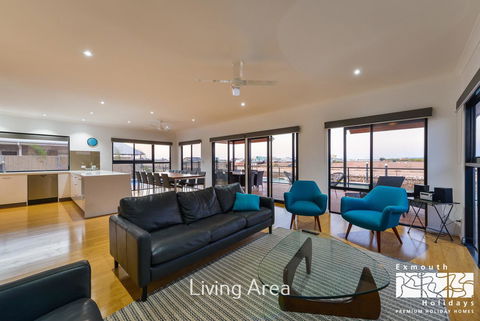 8 Kestrel Place - PRIVATE JETTY & POOL - Hotels Melbourne 1