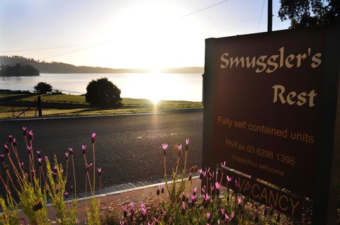 Smugglers Rest Apartments Dover - Hotels Melbourne 13