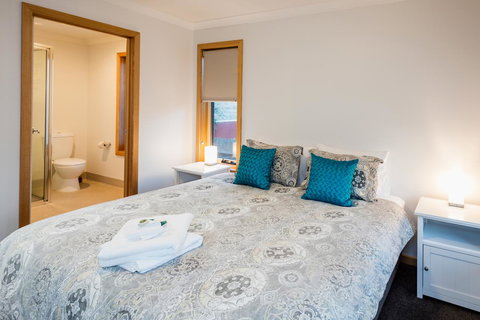 Base Camp - Hotels Melbourne 1