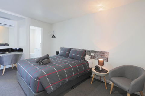 Georges Bay Apartments - Hotels Melbourne 22