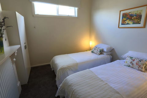 @ The Beach & Not Quite @ The Beach Holiday Cottages - Stanley - Hotels Melbourne 23