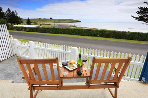 @ The Beach & Not Quite @ The Beach Holiday Cottages - Stanley - Hotels Melbourne 7