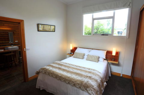 @ The Beach & Not Quite @ The Beach Holiday Cottages - Stanley - Hotels Melbourne 12