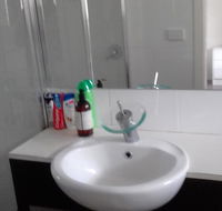 Nice single room in modern townhouse - Hotels Melbourne