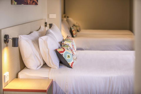 Nightcap At Chester Hill Hotel - Hotels Melbourne 2