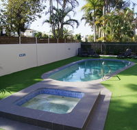 Noosa Parade Holiday Inn - Hotels Melbourne