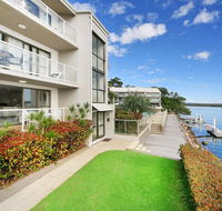 Noosa Shores Apartment 10 - Hotels Melbourne