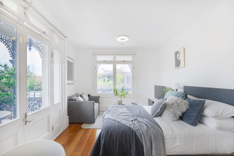 Not Your Usual Studio Apartment - Hotels Melbourne 0