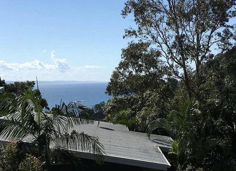 Ocean Views, Luxury Living In Noosa Heads - Unit 2/13 Angler Street - Hotels Melbourne 2