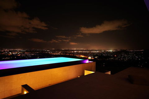 On Top Of The World - Hotels Melbourne 0