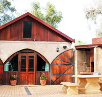 Outback Cellar  Country Cottage - Hotels Melbourne