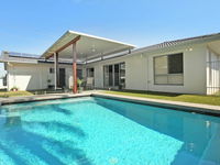 Palm 95 - Modern 4 BDRM Home with Pool