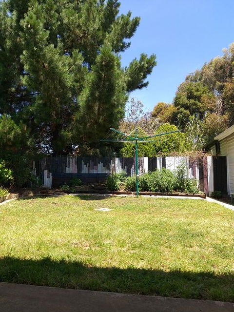 Peaceful Happy Home - Hotels Melbourne 2