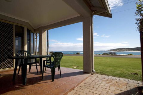 Pelican Shore Oceanfront Villa 6 - Hotels Melbourne 1