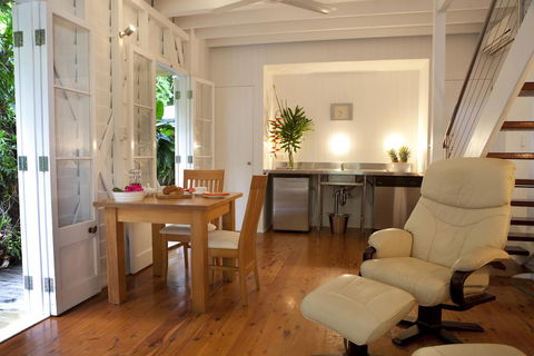 Port Douglas Cottage & Lodge - Hotels Melbourne 3