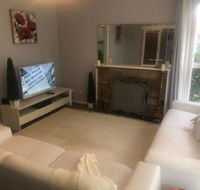 Pretty home in quiet cul de sac near Knox City - Hotels Melbourne