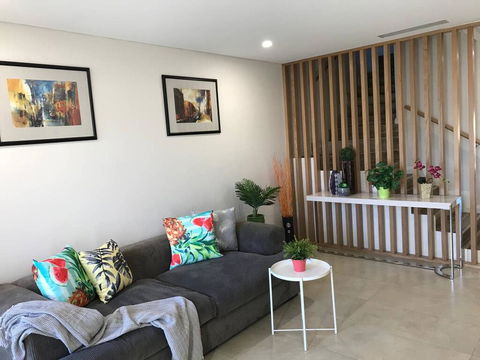Private Room In Modern, Comfortable Home Stay - Hotels Melbourne 0