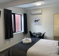 Queens Arms Hotel - Hotels Melbourne